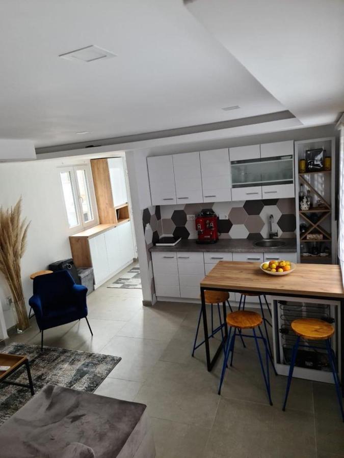 Sea Side Apartment Kotor Eksteriør bilde